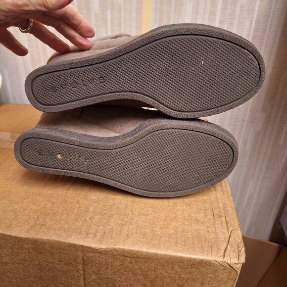 Easy Spirit Wedge Ankle Booties - Size 8W - Picture 6 of 6